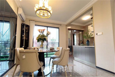 佛山小学附近港基山水茗筑3室2厅1卫70万102m2出售